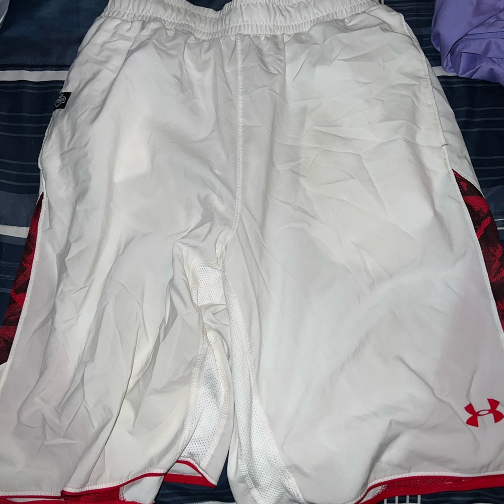 Under armour shorts size Medium